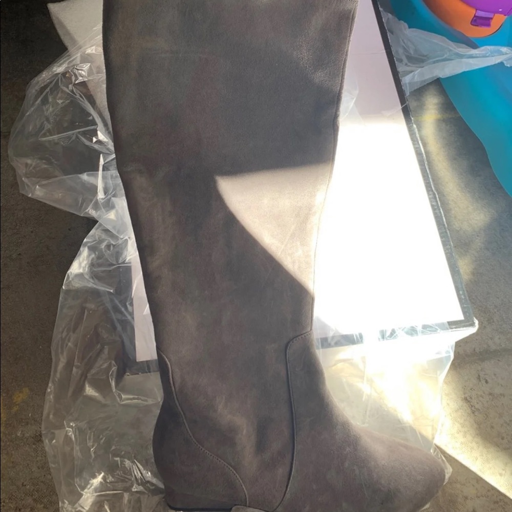 Knees boot nine west z